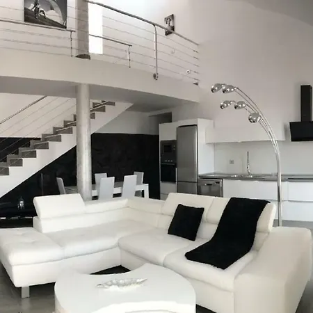 Villa Atlantico Views *