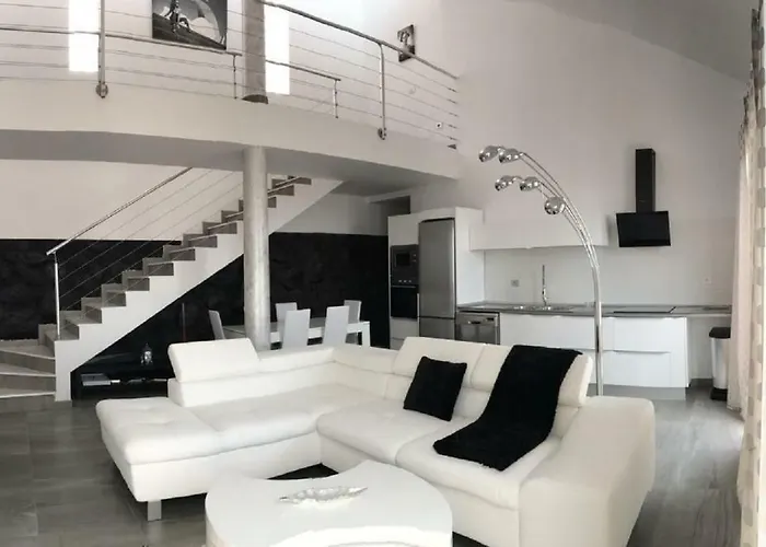 Villa Atlantico Views *